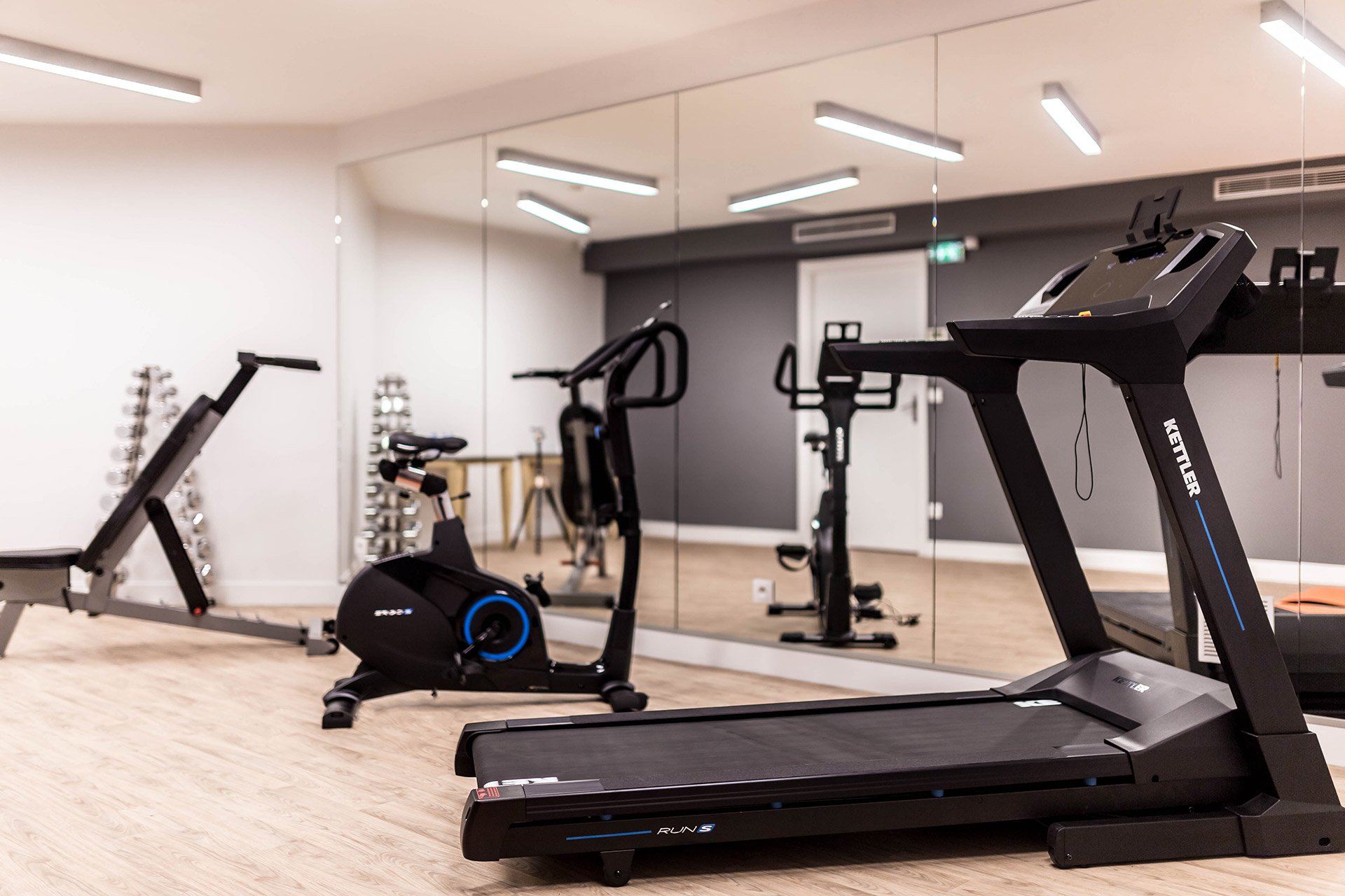 Best Western Premier Marais Grands Boulevards fitness room